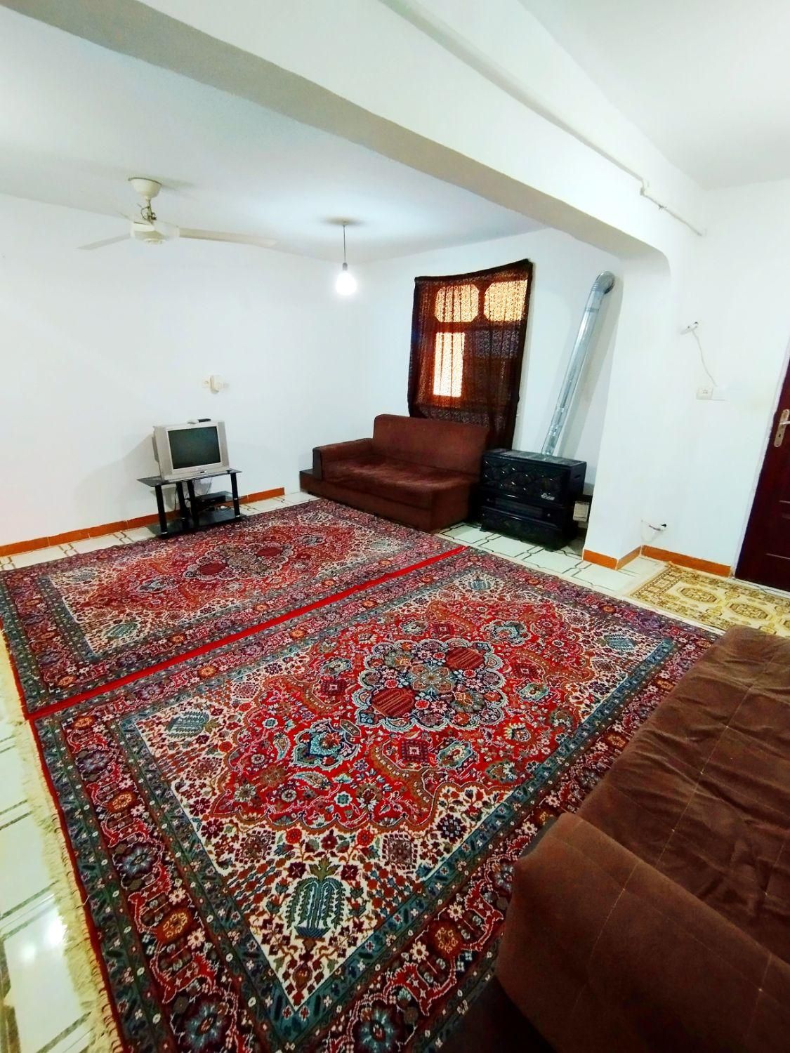 اجاره (روزانه و هفتگی) ویلای (حیاط دار و مستقل)|اجارهٔ کوتاه‌مدت آپارتمان و سوئیت|لاهیجان, لیالستان|دیوار