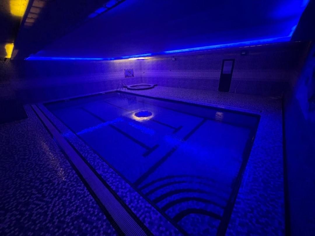 اجاره استخر سرپوشیده و جکوزی ابگرم|اجارهٔ کوتاه‌مدت ویلا و باغ|اصفهان, شفق|دیوار