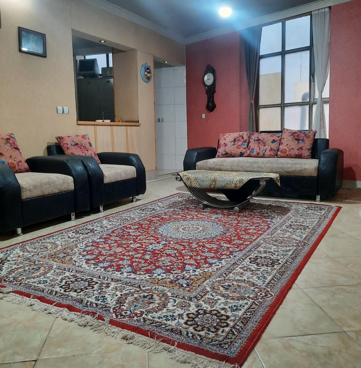 اپارتمان در بهترین لوکیشن بسیار شیک|اجارهٔ کوتاه‌مدت آپارتمان و سوئیت|اصفهان, نقش جهان|دیوار