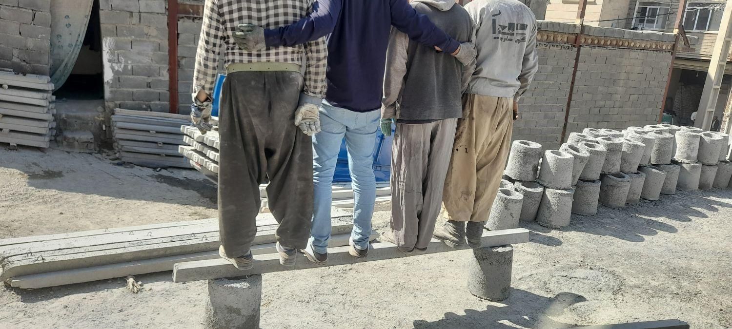 کارگاه تولیدی پایه فنس بتنی شاکری|خدمات پیشه و مهارت|سنندج, |دیوار