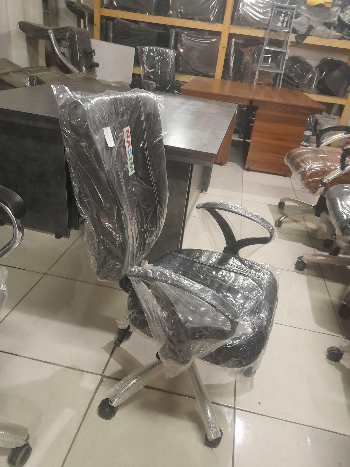 صندلی کارمندی|صندلی و نیمکت|شیراز, کوی زهرا|دیوار