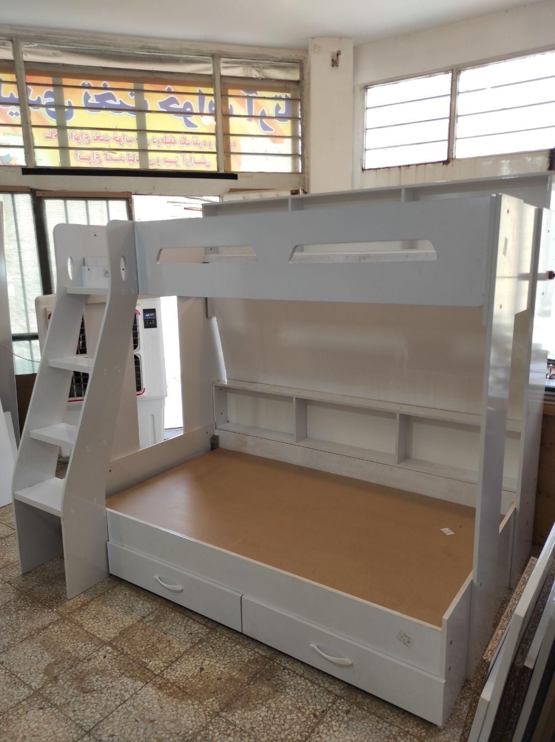 تخت خواب دو طبقه با طراحی منحصر به فرد|تخت و سرویس خواب|خمینی‌شهر, |دیوار