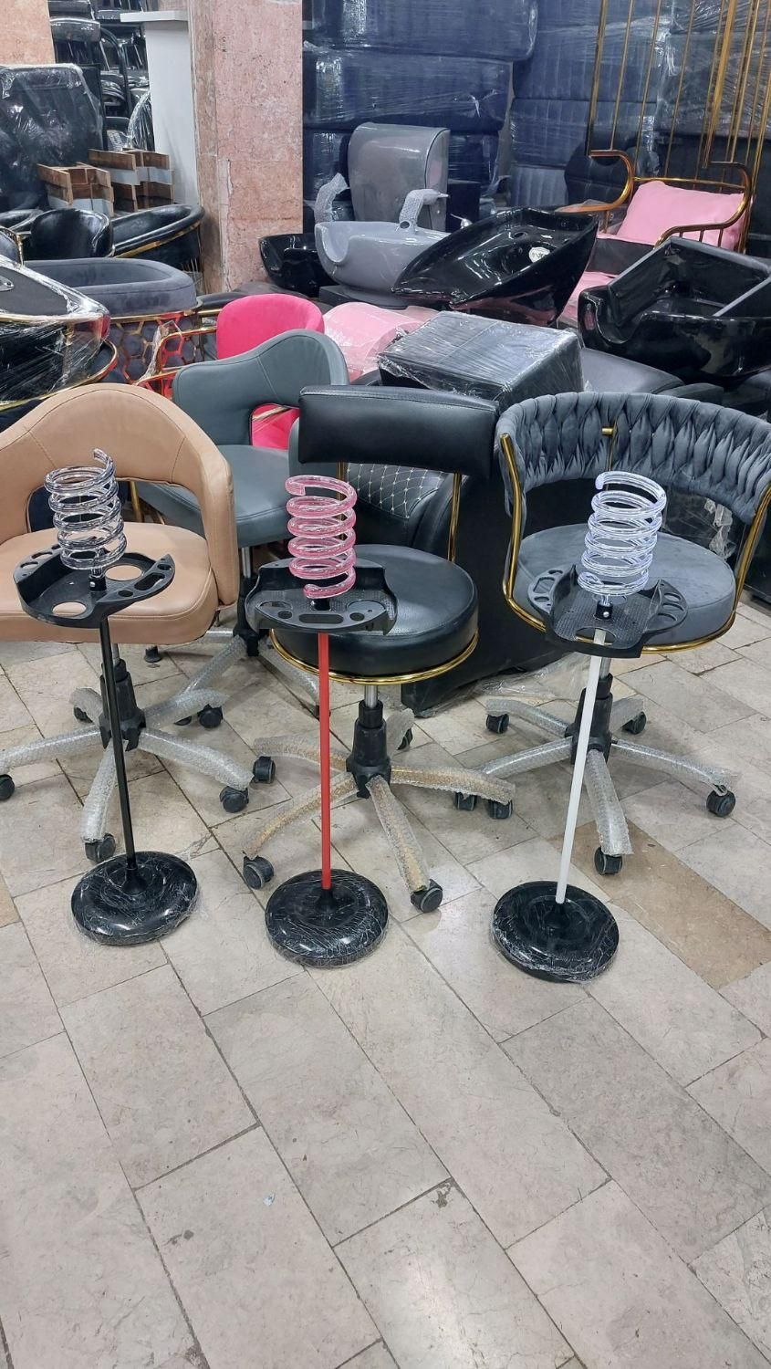 صندلی تابوره اصلاح میکاپ ناخن کپ|صندلی و نیمکت|مشهد, طلاب|دیوار