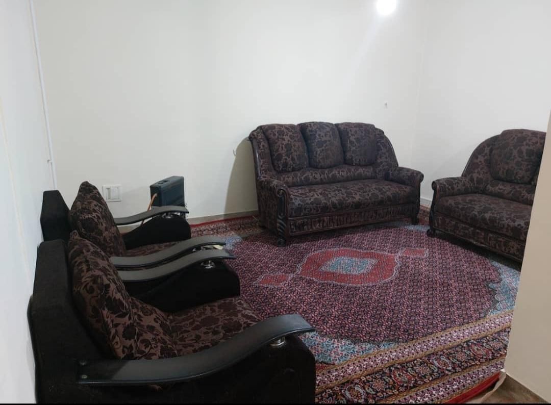 منزل مبله خانه اجاره همکف مستقل مرکز شهر ارم زند|اجارهٔ کوتاه‌مدت آپارتمان و سوئیت|شیراز, باغ تخت|دیوار