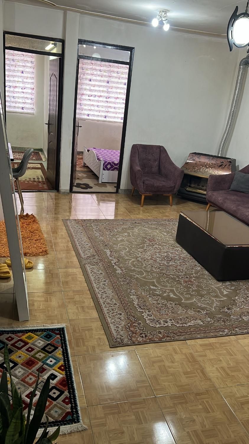 اجاره روزانه تک واحد طبقه بالا براصلی خیابان دربست|اجارهٔ کوتاه‌مدت آپارتمان و سوئیت|رشت, حمیدیان|دیوار
