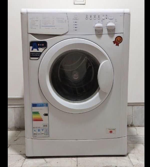 ماشین لباس شویی ایندزیت|ماشین لباسشویی و خشک‌کن لباس|بومهن, |دیوار