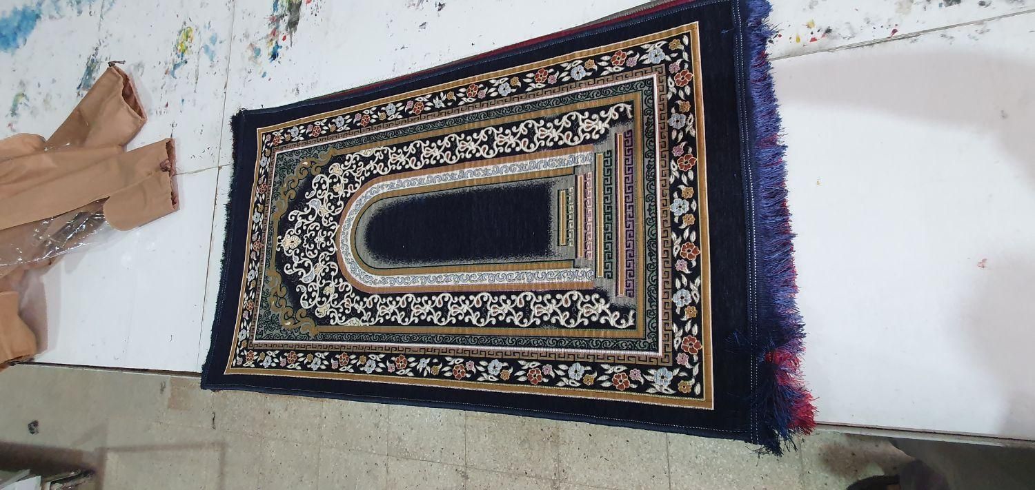 سجاده مخمل پشت موکت خورده|فرش|یزد, |دیوار