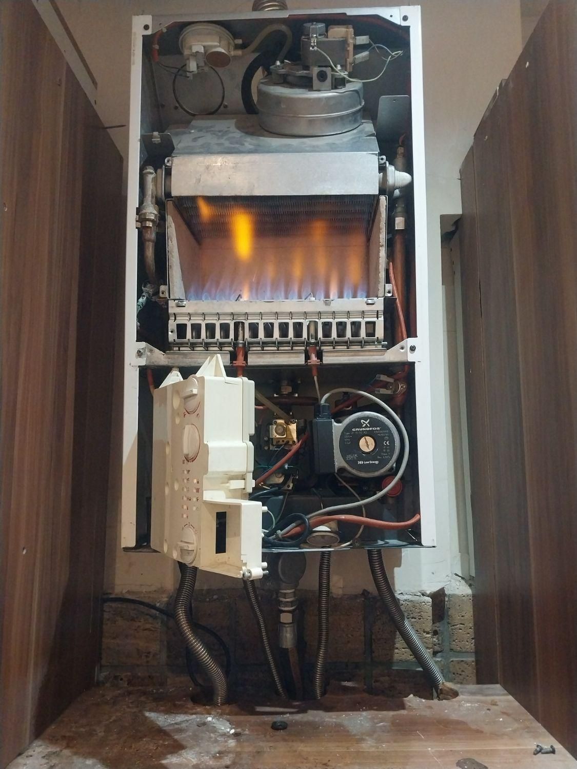 تعمیر و نصب پکیج آبگرمکن و لوله کشی و بخاری|خدمات پیشه و مهارت|مشهد, طلاب|دیوار