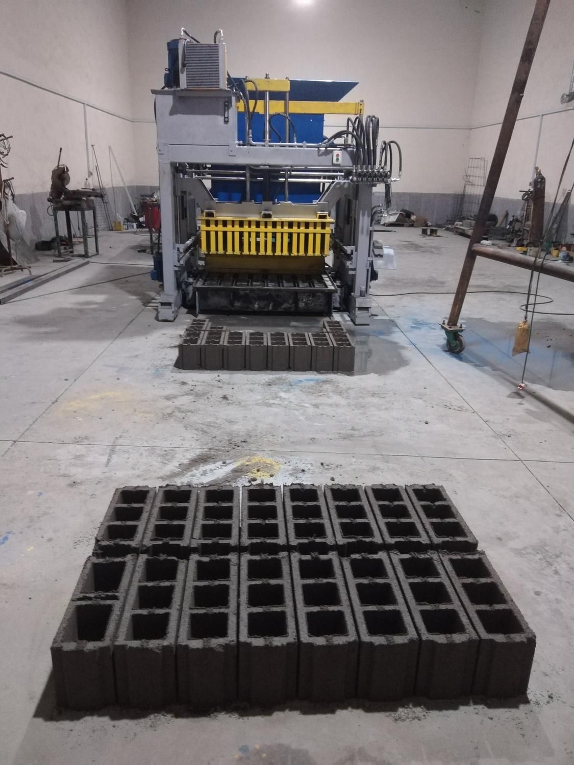 فروش دستگاه بلوک زن تخم گذار|ماشین‌آلات صنعتی|تهران, آذربایجان|دیوار