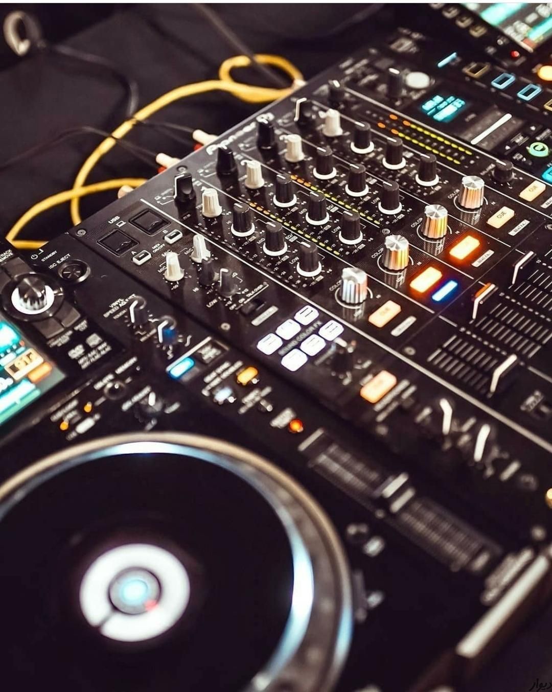 دی جی DJ نورپردازی بانددیزاین بادکنک ارایی تشریفات|خدمات پذیرایی، مراسم|شیراز, قدوسی شرقی|دیوار