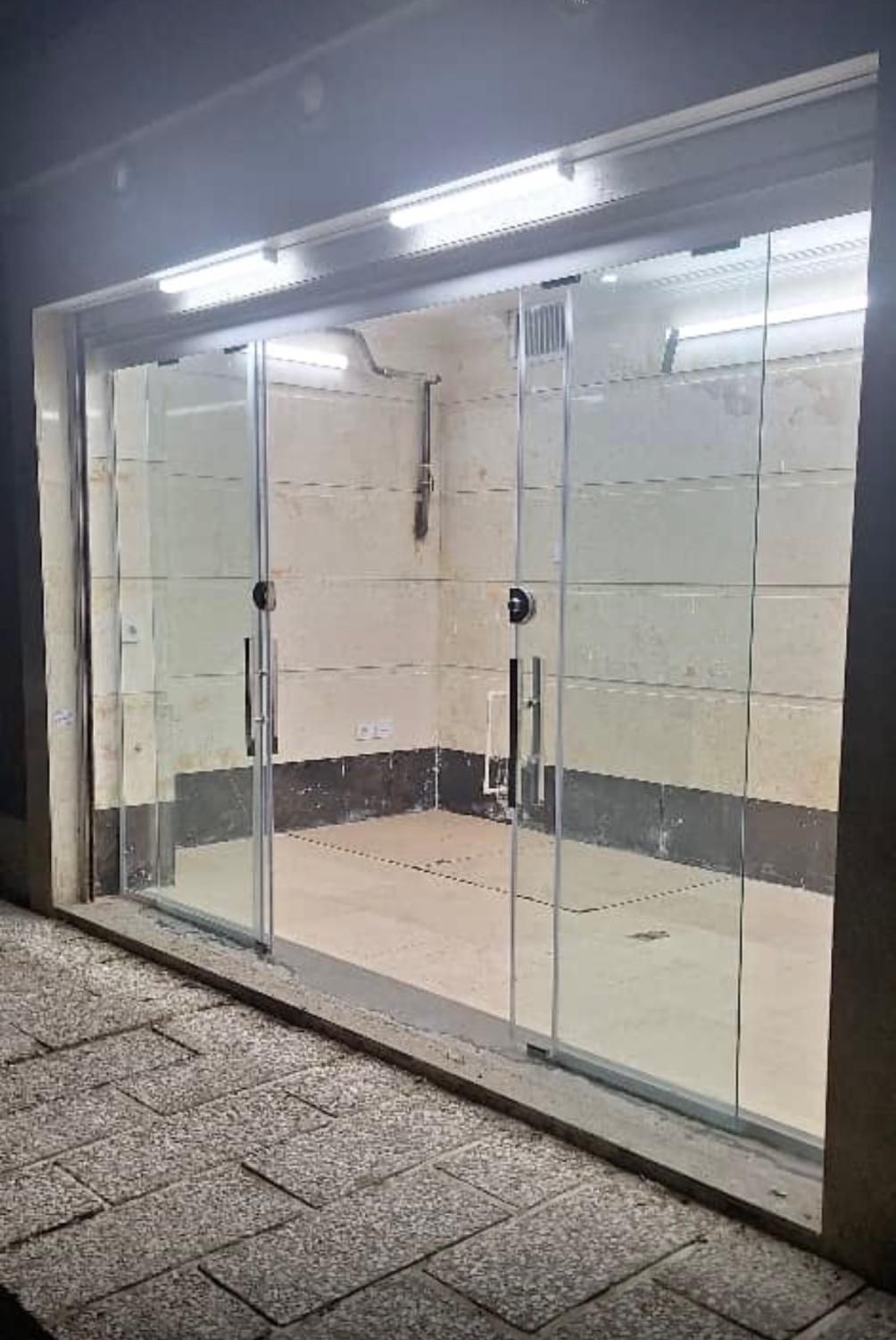 فروش مغازه ۱۴ متری سند دار با پارکینگ اختصاصی|فروش مغازه و غرفه|تهران, تولید دارو|دیوار