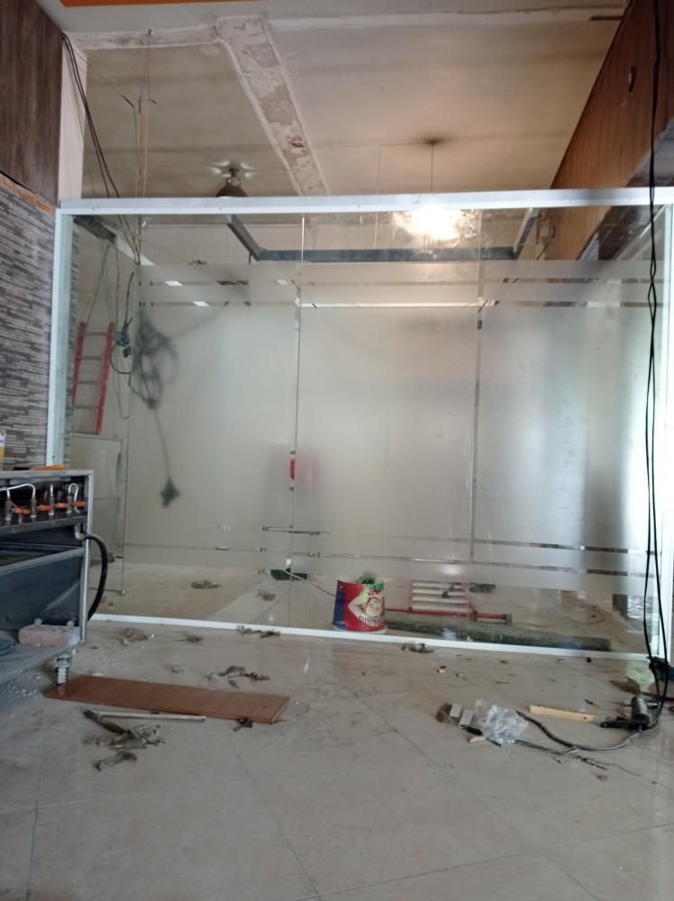 فروش شیشه بالکن نصب پارتیشن سکوریت اتوماتیک|خدمات پیشه و مهارت|تهران, تهرانپارس شرقی|دیوار