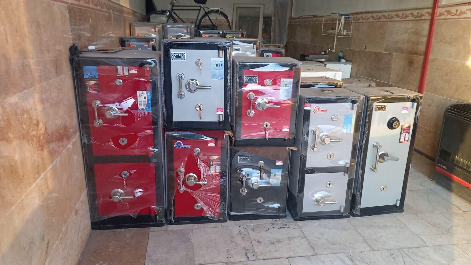 دنیای بزرگ گاوصندوق نسوز|ابزارآلات|نهاوند, |دیوار