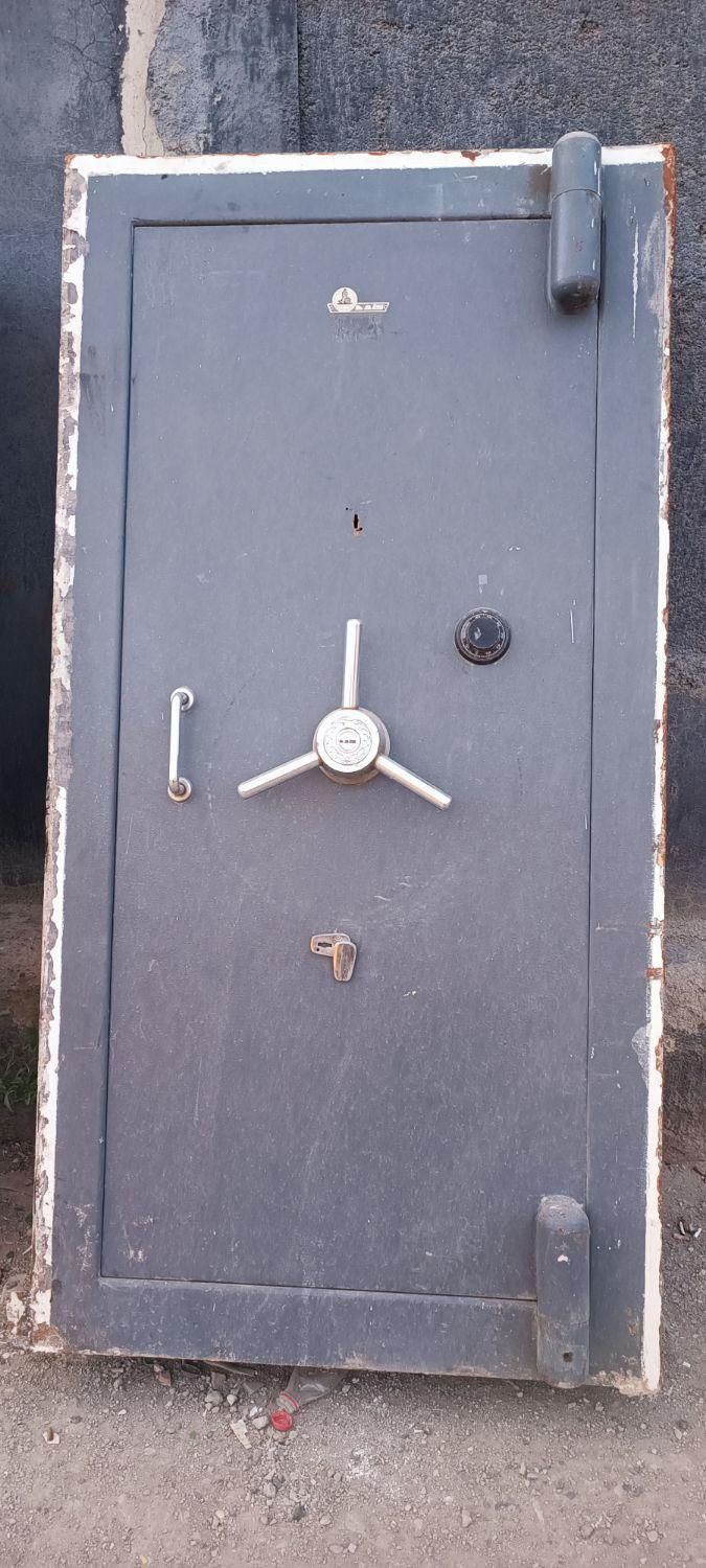 گاوصندوق خریداریم،Sکاوه،مزایده دربسته و غیره صندوق|ابزارآلات|تهران, آرژانتین|دیوار