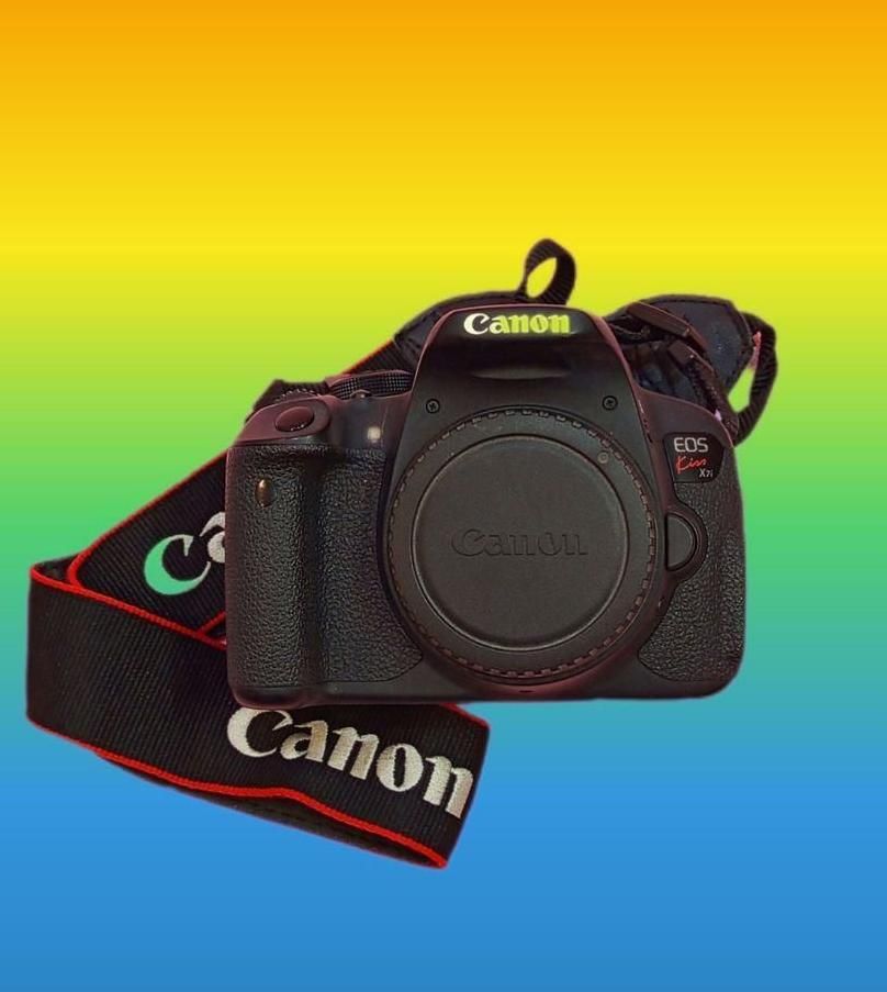 دوربین Canon700D به همراه لنز ۱۸ .۱۳۵|دوربین عکاسی و فیلم‌برداری|نجف‌آباد, ویلاشهر|دیوار