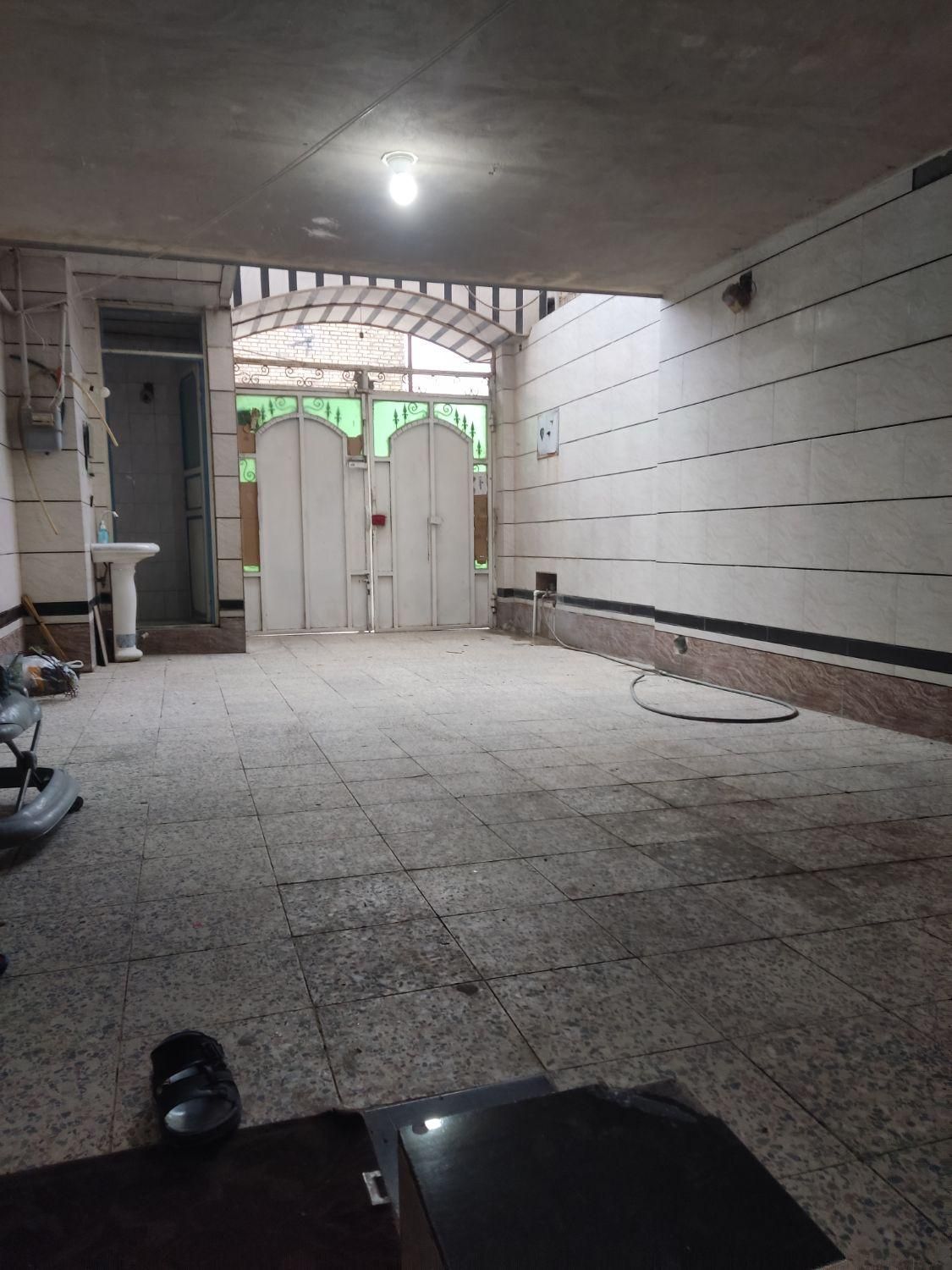 خانه مسافر مبله دربستی پارکینگدارجای دوتاماشین|اجارهٔ کوتاه‌مدت آپارتمان و سوئیت|دزفول, |دیوار