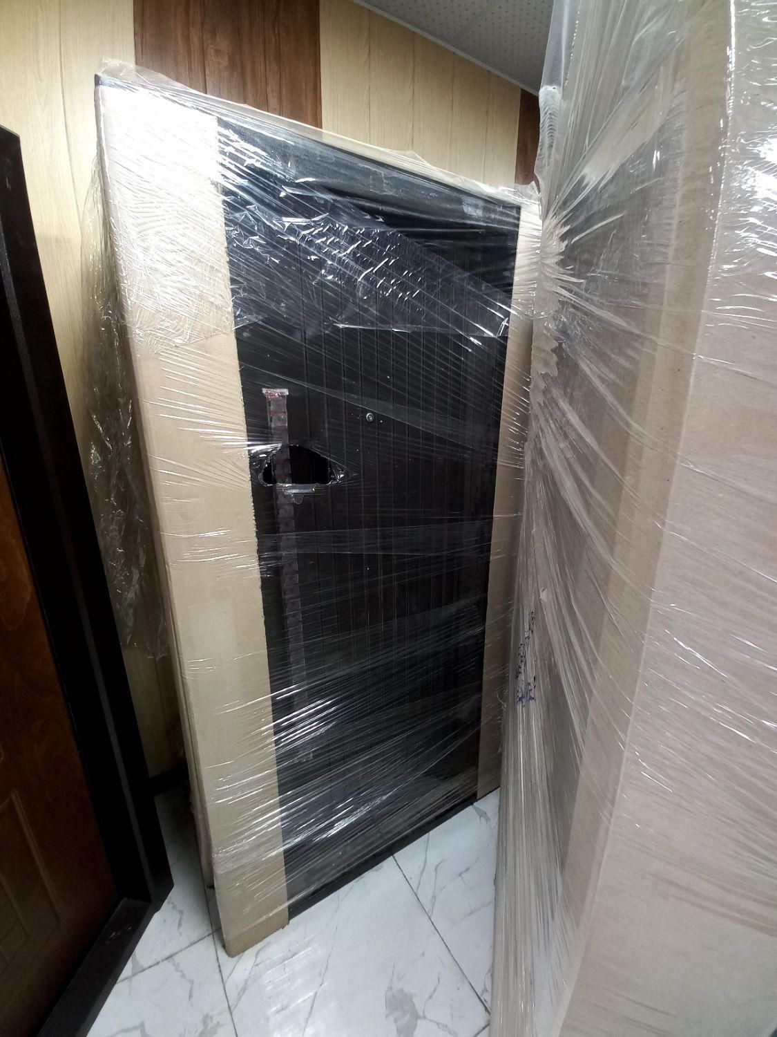 درب ضد سرقت مدل۱۵۶ اف زد در ضدسرقت مدل خط عمودی|مصالح و تجهیزات ساختمان|کرج, خرمدشت|دیوار