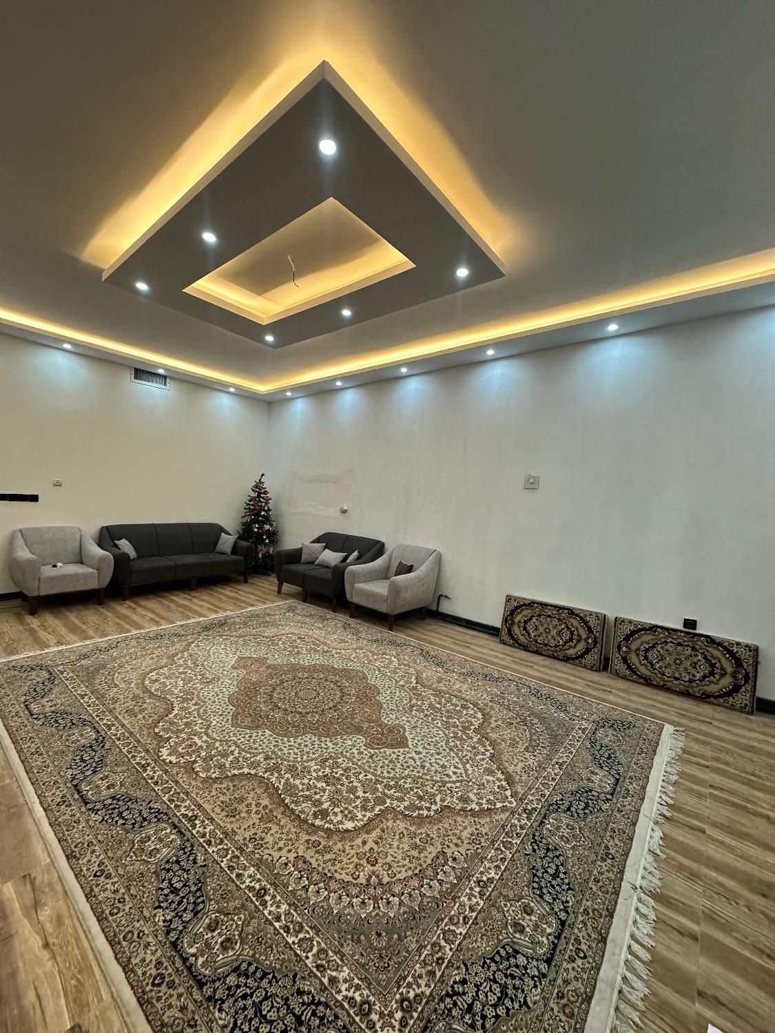 اجاره شبانه ویلا چهارباغ|اجارهٔ کوتاه‌مدت ویلا و باغ|کرج, ملک‌آباد|دیوار