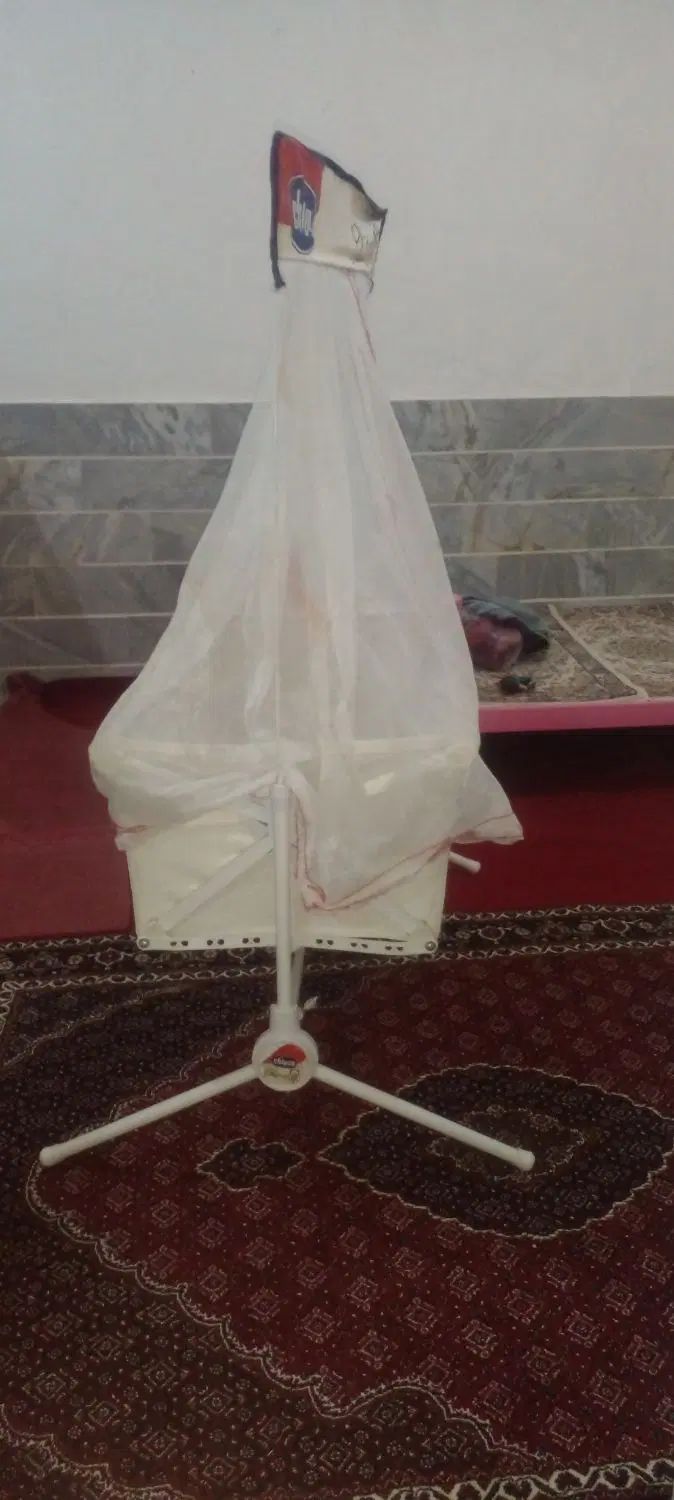 یه عدد گهواره درحد نو بفروش میرسد قیمت توافقی|تخت و صندلی بچه|قروه, |دیوار