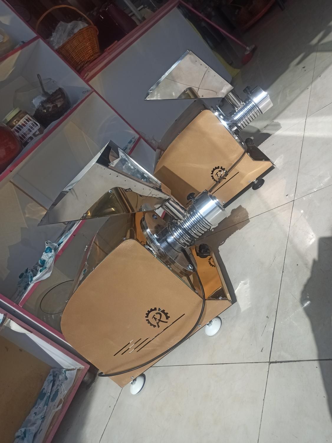 کره ساز ایتالیایی|ماشینآلات صنعتی|فلاورجان, |دیوار