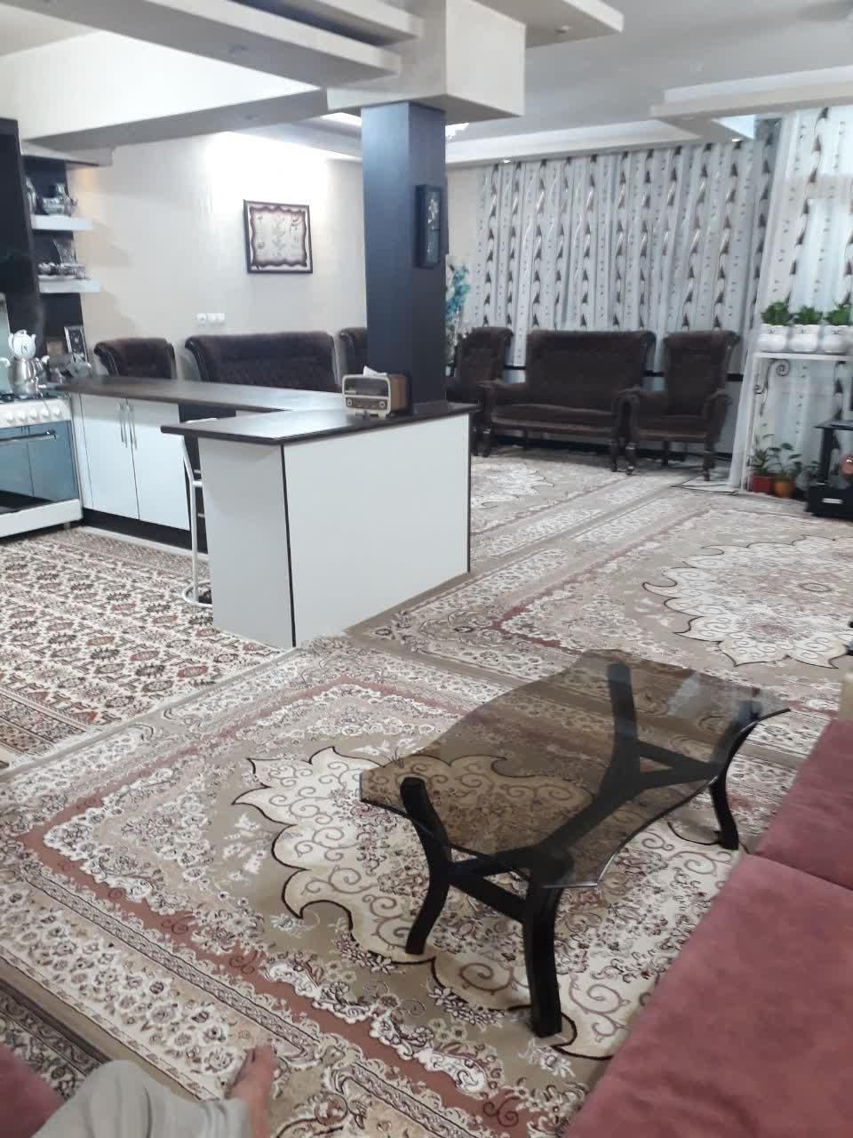 منزل ویلایی نزدیک به مرکز شهر و دارای دسترسی|فروش خانه و ویلا|اصفهان, خرم|دیوار
