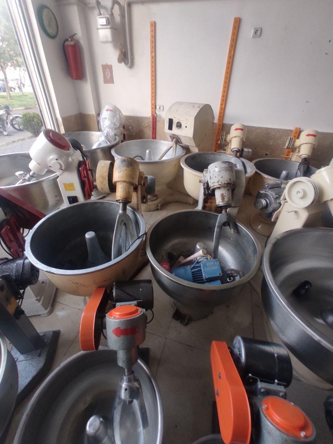 تعمیر وخریدوفروش خمیرگیر غلطک ومیکسر|ماشین‌آلات صنعتی|تبریز, |دیوار