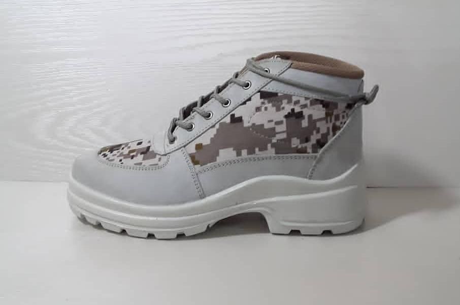 (کفش بابک ترکان)کوهنوردی و کار چرم تزریق.عمده.خرده|کیف، کفش، کمربند|تبریز, |دیوار