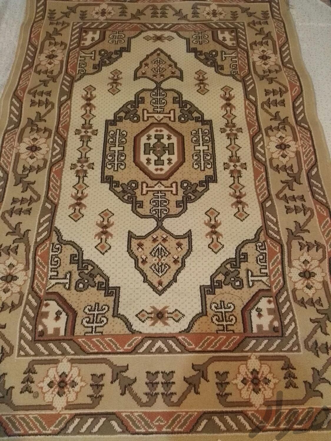 یک عدد قالیچه و یک عدد فرش راهروی|فرش|تهران, خلیج فارس|دیوار