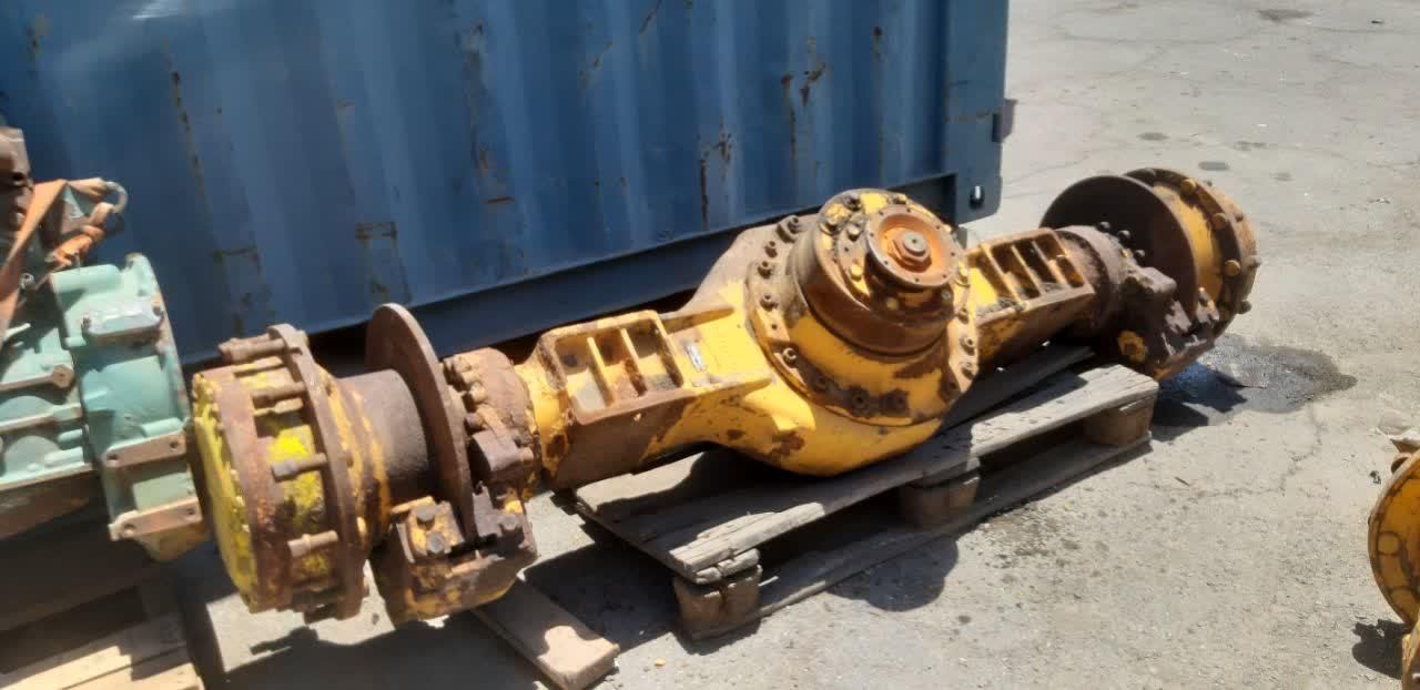 موتور گیربکس اکسل و لوازم لودر L90 و L120 راهسازی|قطعات یدکی و لوازم جانبی|تهران, آذری|دیوار