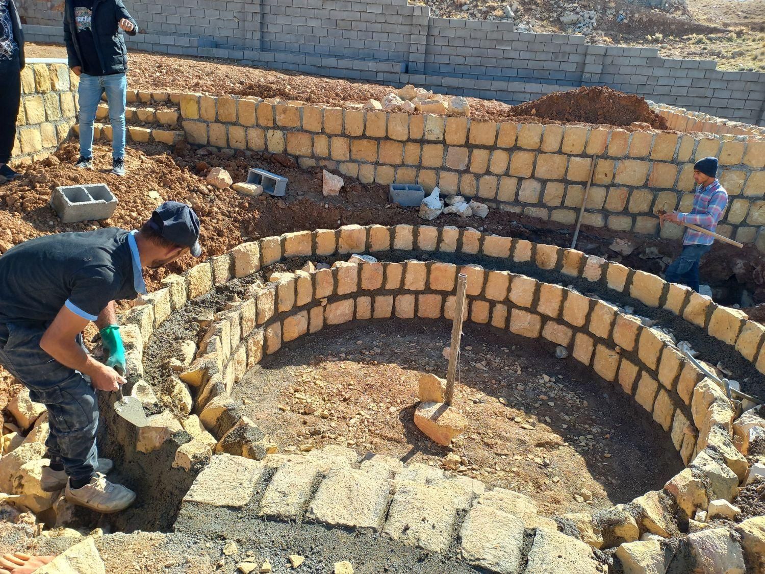 استادکار سنگ فرش استاد کار موزاییک کیوبیک مالون|خدمات پیشه و مهارت|شیراز, گویم|دیوار