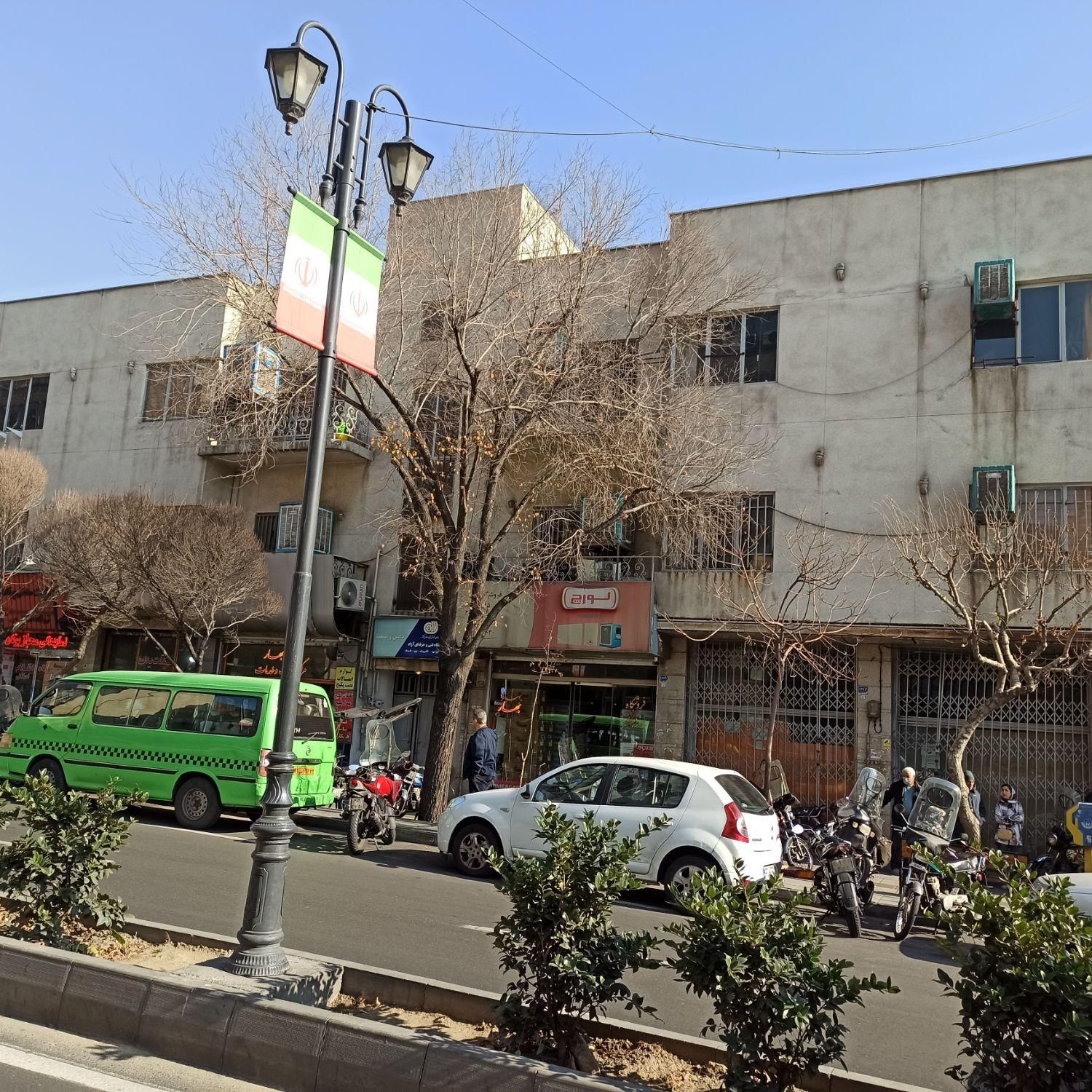 ساختمان دربست ۳۵۰ متر میدان انقلاب کارگر جنوبی|اجارهٔ خانه و ویلا|تهران, فلسطین (میدان انقلاب)|دیوار
