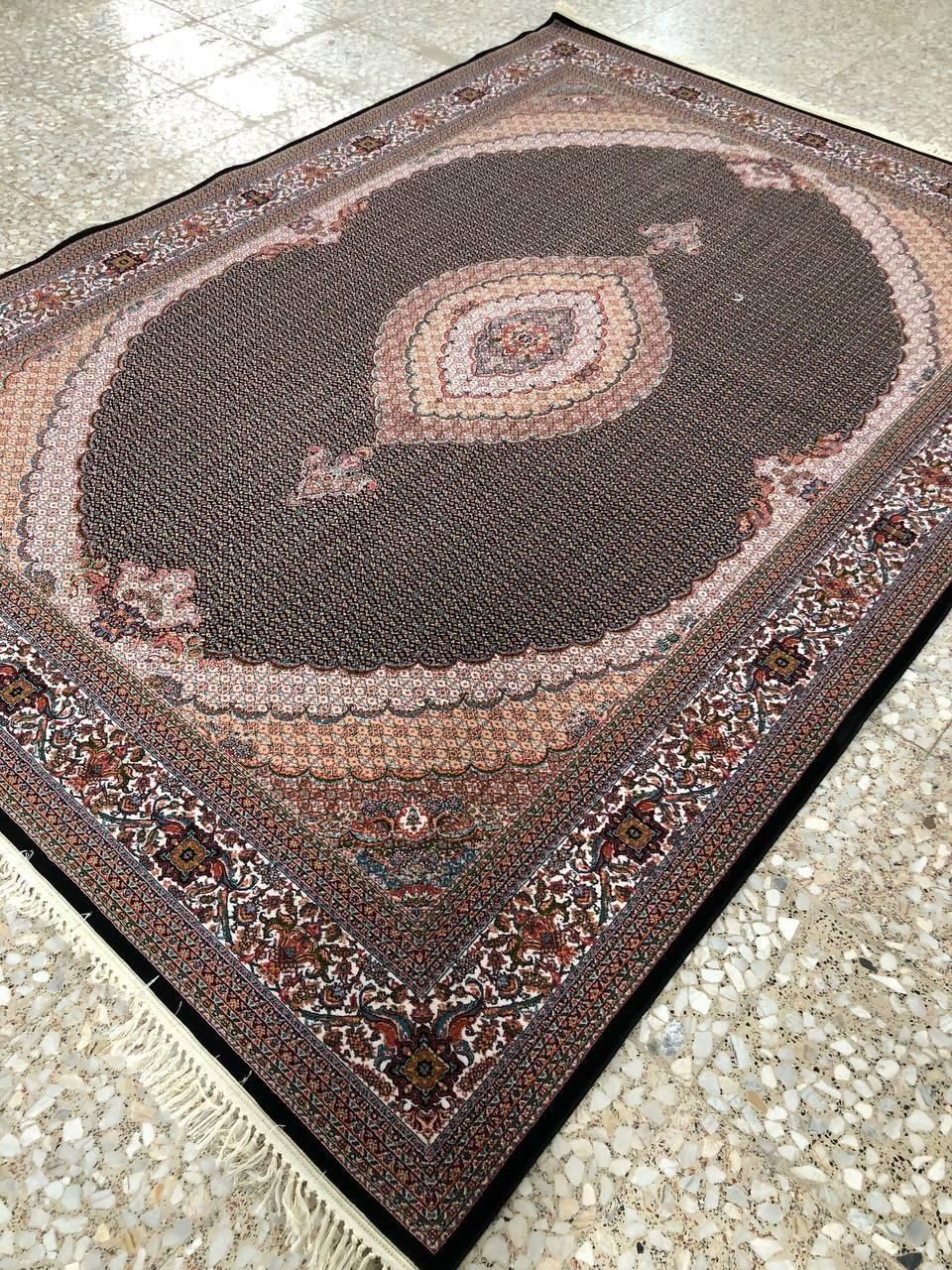 فرش ماشینی ریز ماهی اصلی تمام نخ ۷۰۰شانه|فرش|تبریز, |دیوار