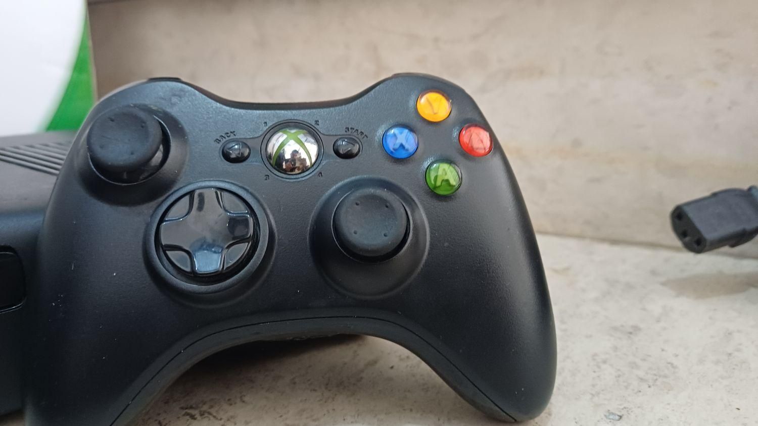ایکس‌باکس۳۶۰ xbox360 اسلیم جیتک حافظهٔ ۲۵۰g|کنسول، بازی ویدئویی و آنلاین|قم, شاه سید علی|دیوار
