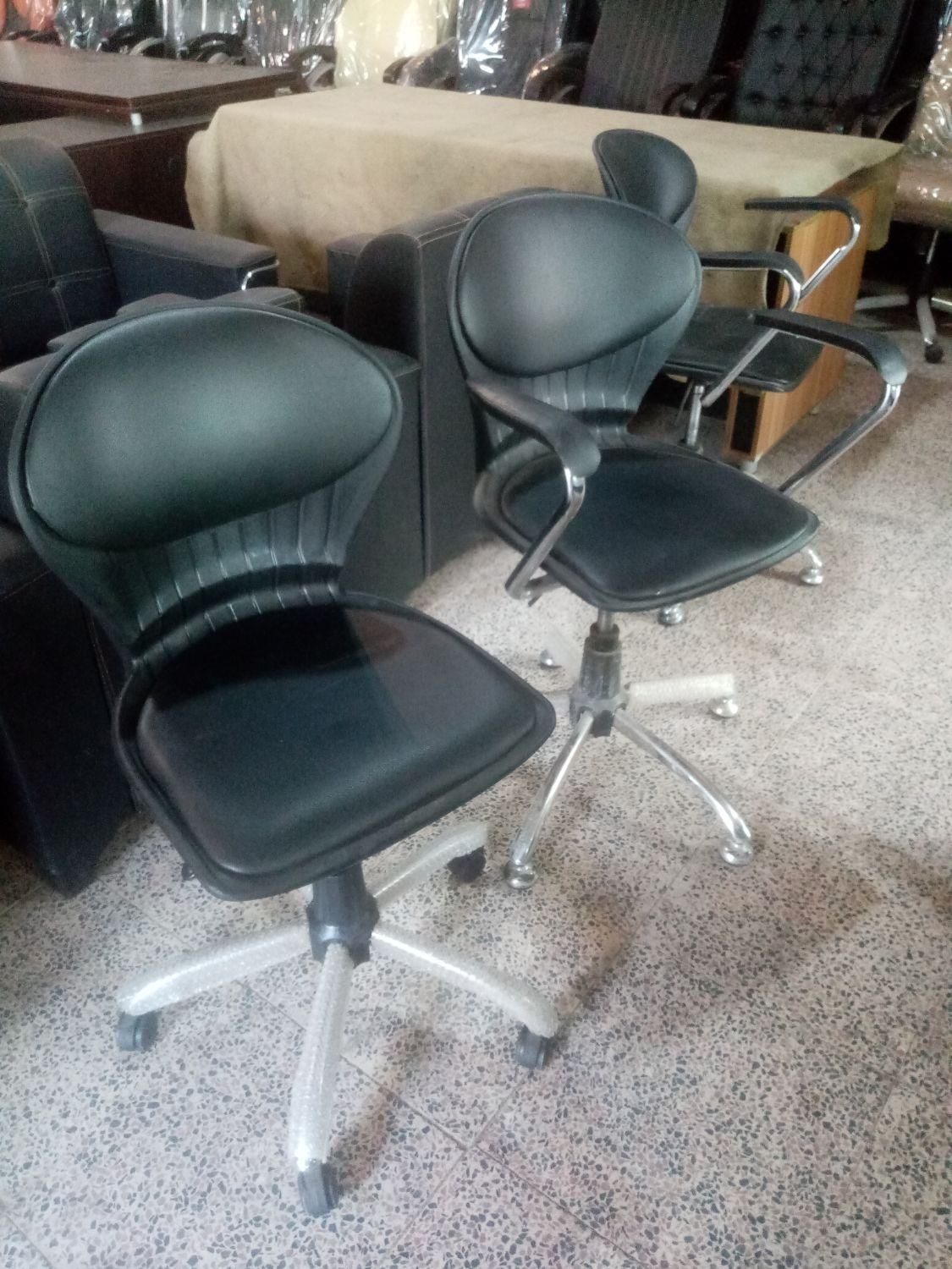 صندلی صدفی گردان /با دسته و بدون دسته|صندلی و نیمکت|بندر انزلی, |دیوار