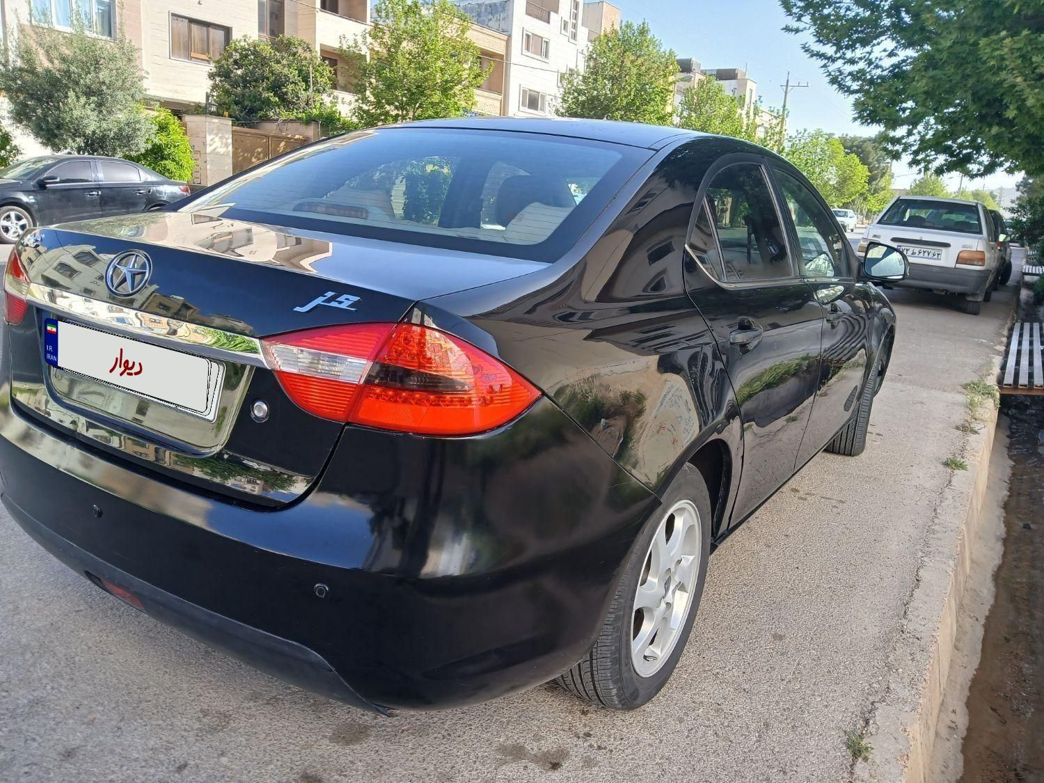 جک J5 دنده‌ای 1500cc، مدل ۱۳۹۲ تمیز وکم کار|خودرو سواری و وانت|شیراز, شهرک گلدشت حافظ‎|دیوار