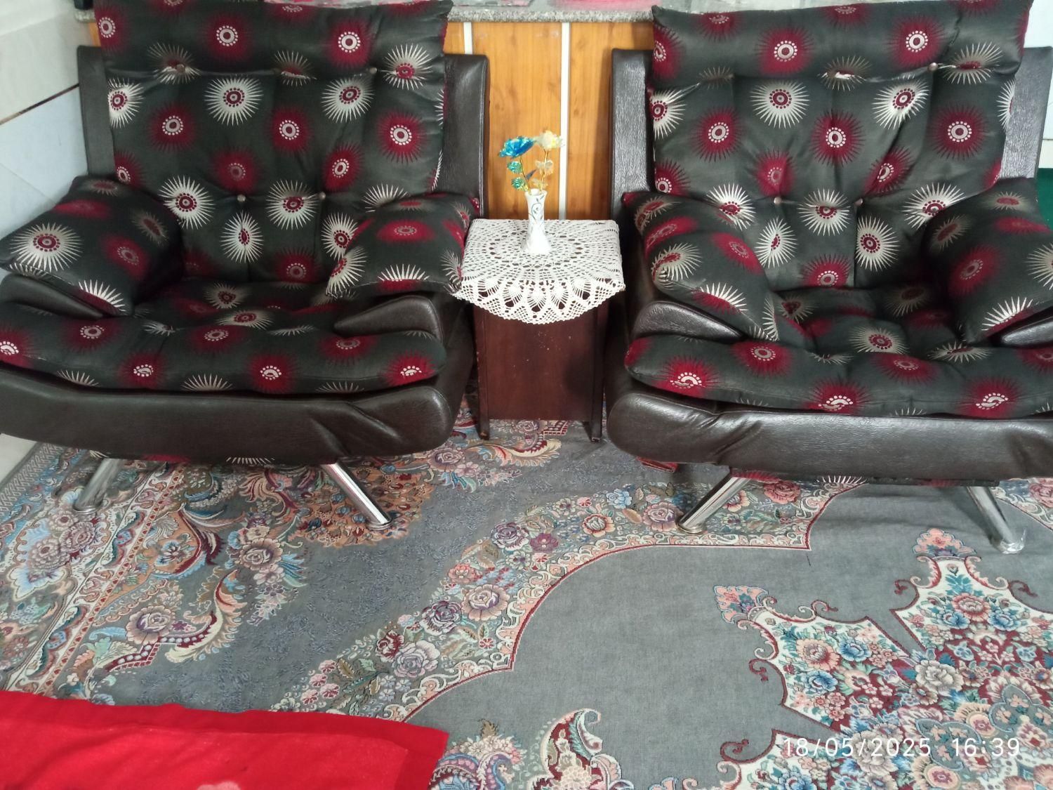 مبل راحتی|مبلمان خانگی و میز عسلی|اصفهان, دوطفلان|دیوار