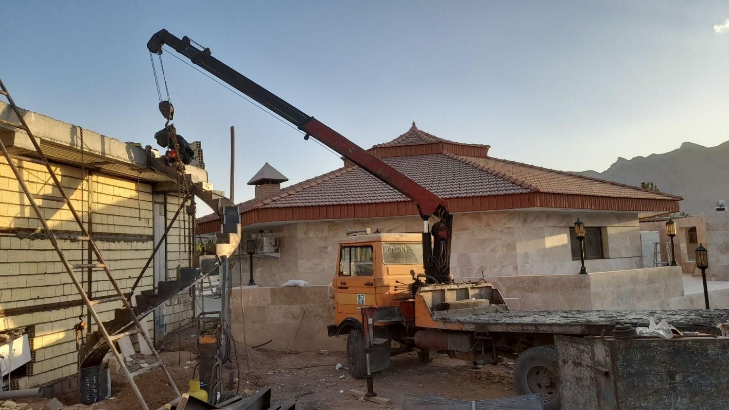 جرثقیل ۳ تن دکل ۱۲ متری (سبددار)|خدمات حمل و نقل|اصفهان, خانه اصفهان|دیوار