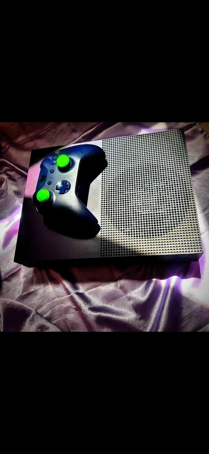 Xbox One S Purple 1t بنفش کمیاب و خاص 1 ترا تمیز|کنسول، بازی ویدئویی و آنلاین|اصفهان, احمدآباد|دیوار