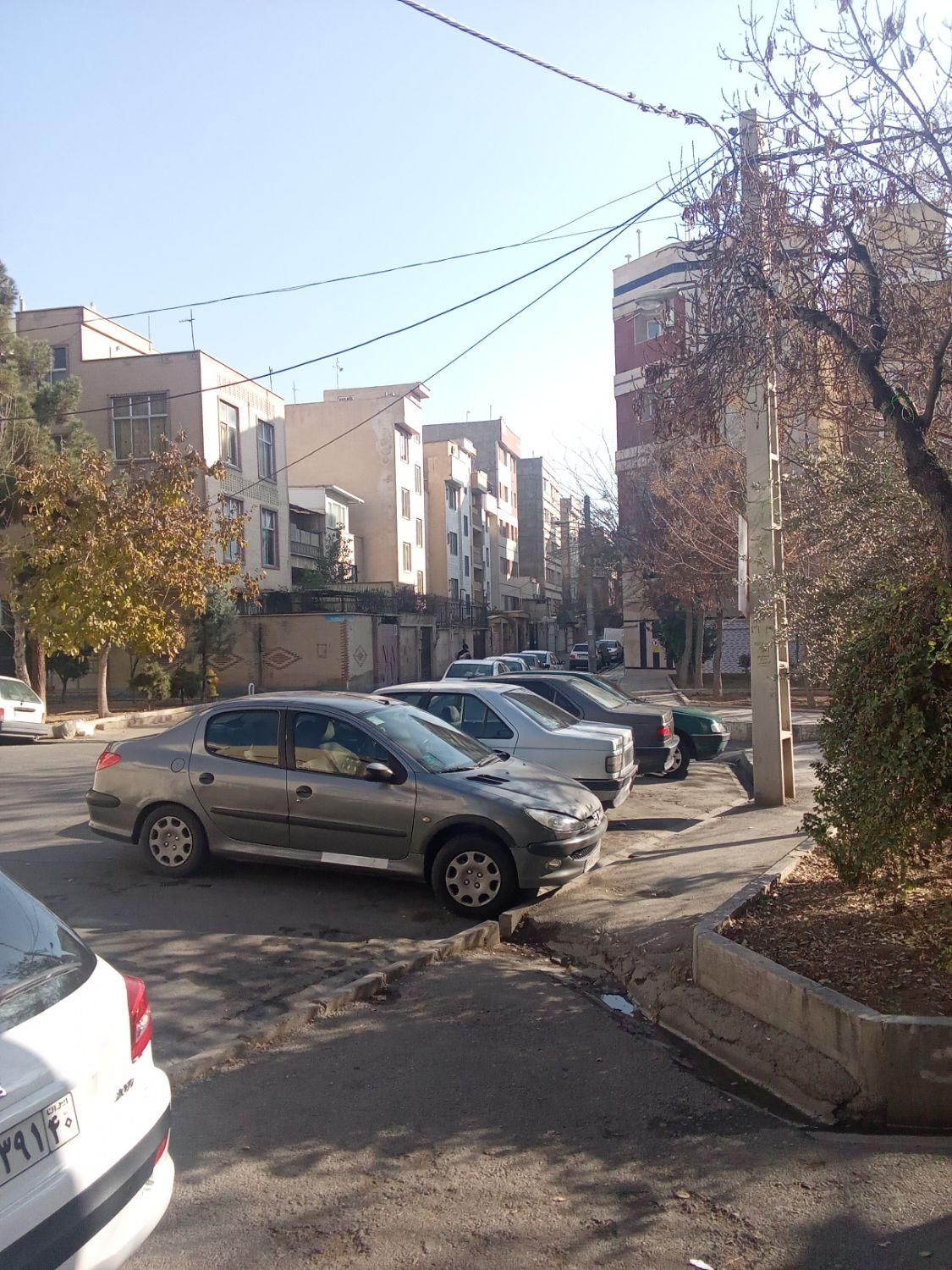خانه ویلایی کلنگی ۱۲۰ متری قابل سکونت ۳۰متر تجاری|فروش زمین و ملک کلنگی|تهران, نازی‌آباد|دیوار