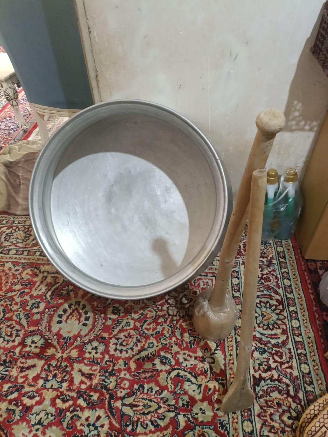 قزان بزرگ سالم|ظروف پخت‌وپز|کرمانشاه, |دیوار