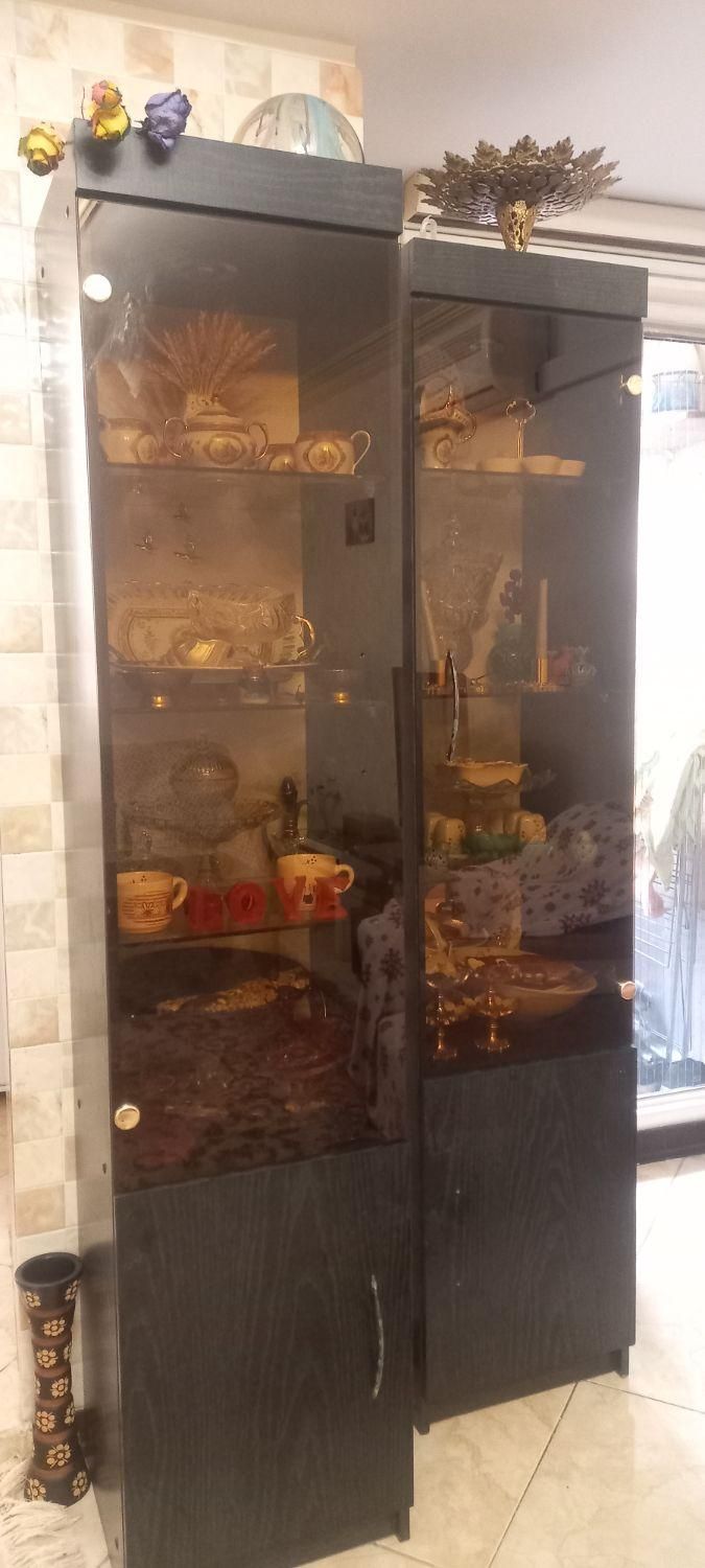 بوفه بسیار کاربردی و جادار با در پایین فقط۱عدد|بوفه، ویترین، کنسول|تهران, شهرک دانشگاه تهران|دیوار