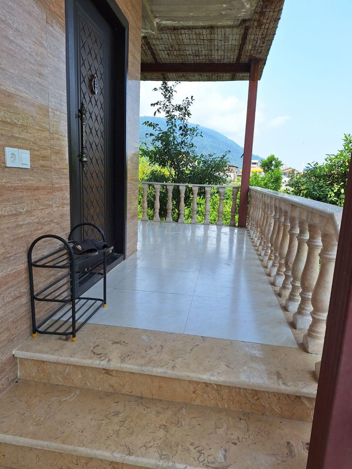 اجاره شبانه ویلا باغ همرا باتراس|اجارهٔ کوتاه‌مدت ویلا و باغ|چالوس, |دیوار