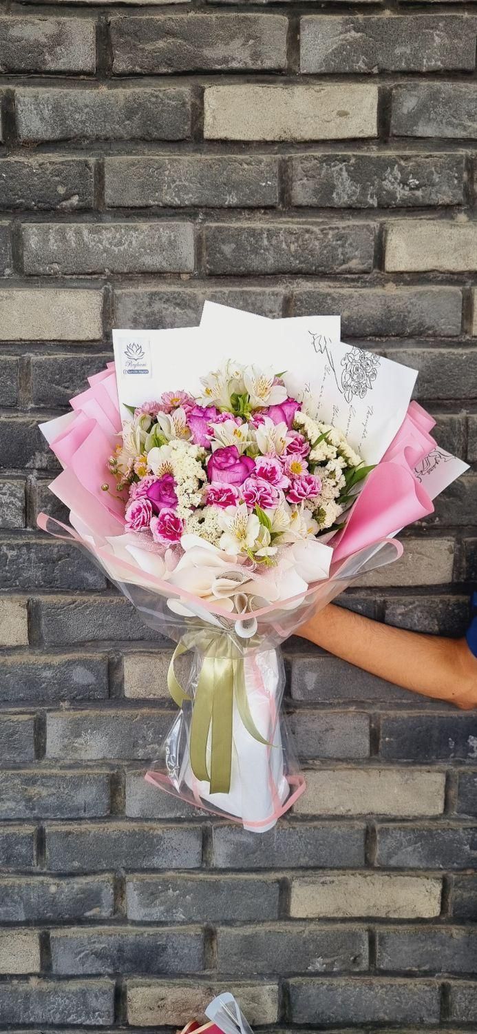 دسته گل رز طبیعی خواستگاری هدیه تولد|گل و گیاه طبیعی|مشهد, هنرور|دیوار