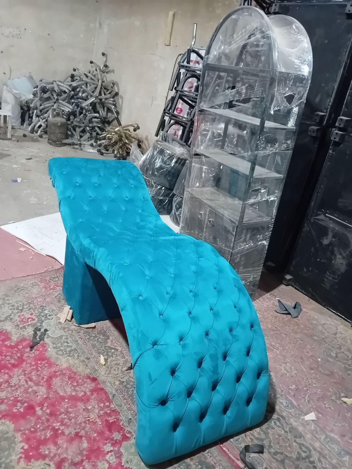 تخت مژه کار|آرایشگاه و سالن‌های زیبایی|سنندج, |دیوار