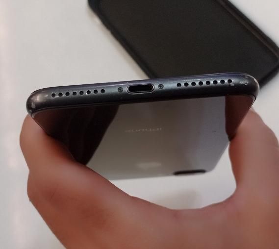 اپل iPhone 8 Plus با حافظهٔ ۶۴ گیگابایت|موبایل|زاهدان, |دیوار