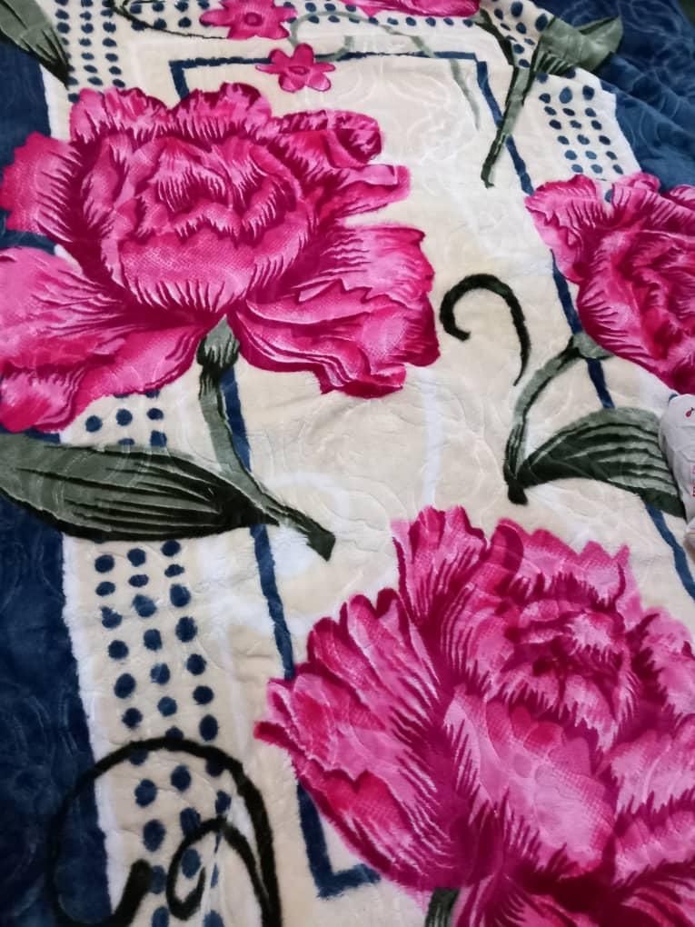 پتو مدل آنتیک وضخیم.گرم.کد۲۲۵.تک نفره.پخش|رختخواب، بالش، پتو|تهران, ونک|دیوار