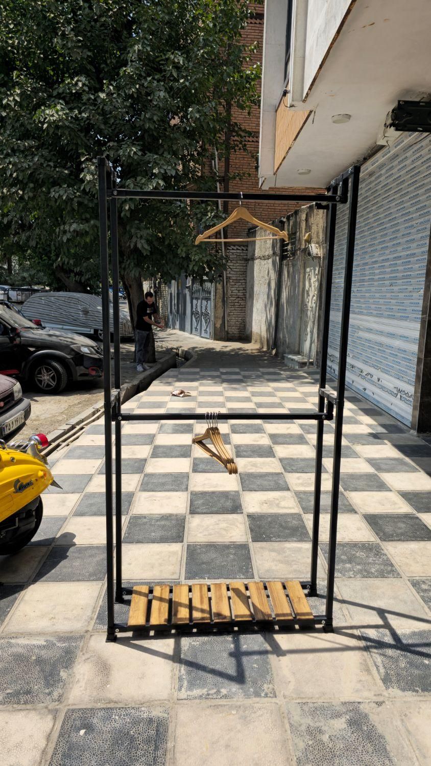 کف و سقفی  رگال رخت نو دات|بندرخت و رخت‌آویز|تهران, نعمت‌آباد|دیوار