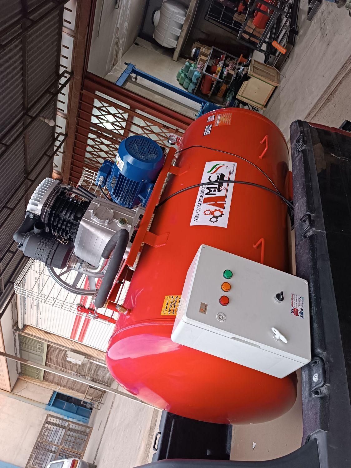 پمپ باد ۱۰۰۰لیتری ایتالیایی|ماشینآلات صنعتی|اصفهان, لاله|دیوار