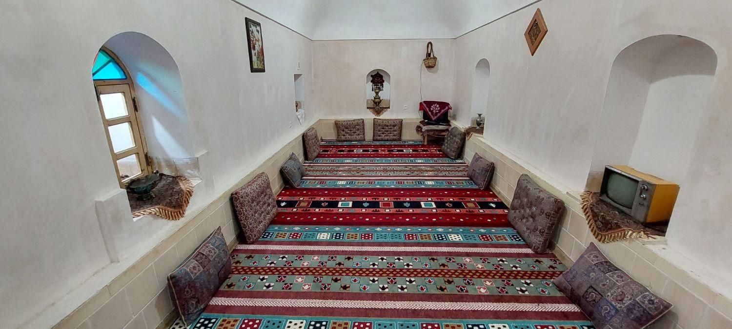 عمارت ملا احمد|اجارهٔ کوتاه‌مدت ویلا و باغ|طبس, |دیوار