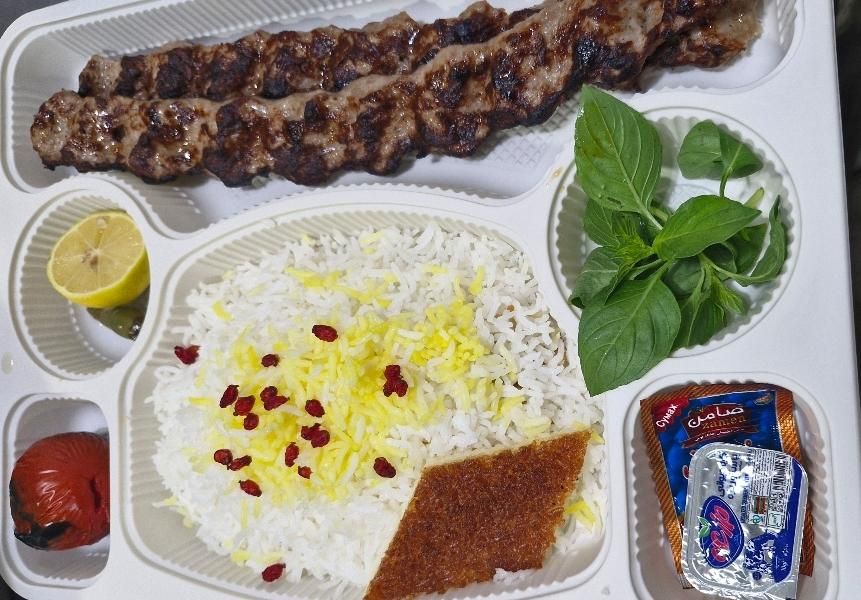 چلوکباب کوبیده تخصصی درمنطقه فرامرز عباسی|خوردنی و آشامیدنی|مشهد, شهید فرامرز عباسی|دیوار